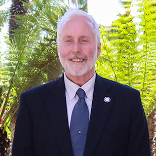 Mr. Alyn Warren